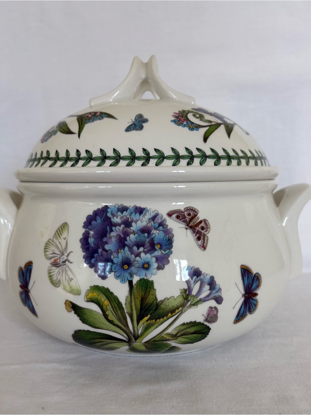 Portmeirion Botanic Garden Covered soup tureen, Primula & Butterfly Motif